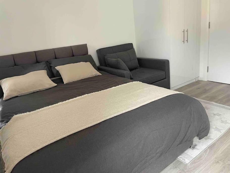 Studio Flat Private Shower Wc And Kitchenette Londra Exterior foto